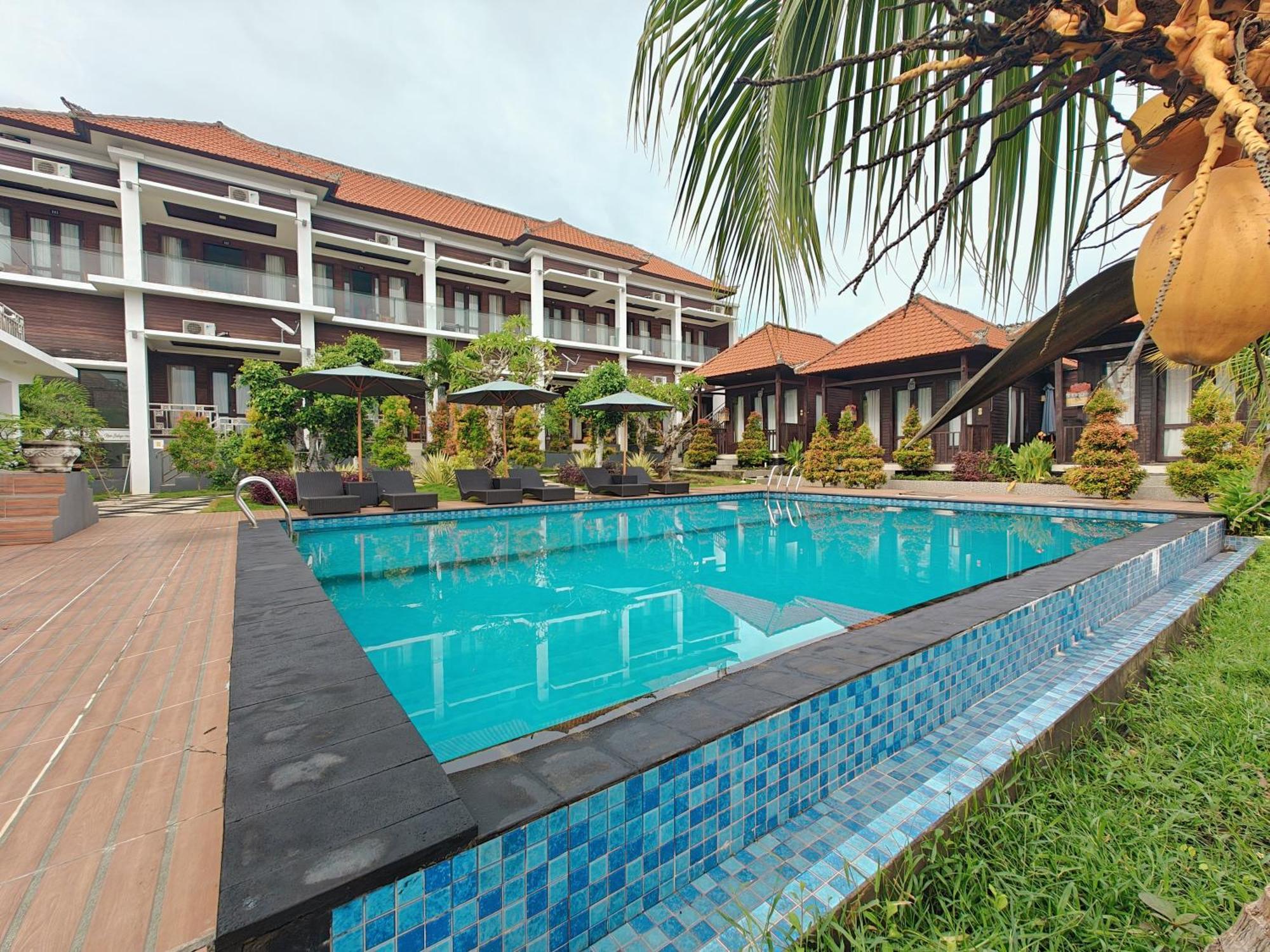 Nusa Sedayu By Ocean View 4*